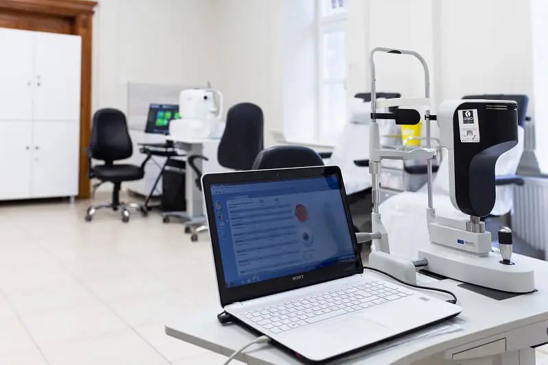 Szürkehályog műtét - májusi akció - multifokális lencse beültetése