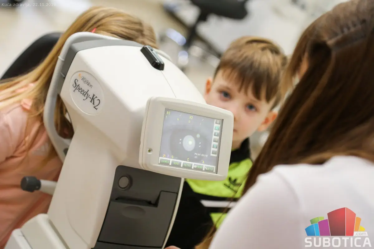 Children's ophthalmological examination