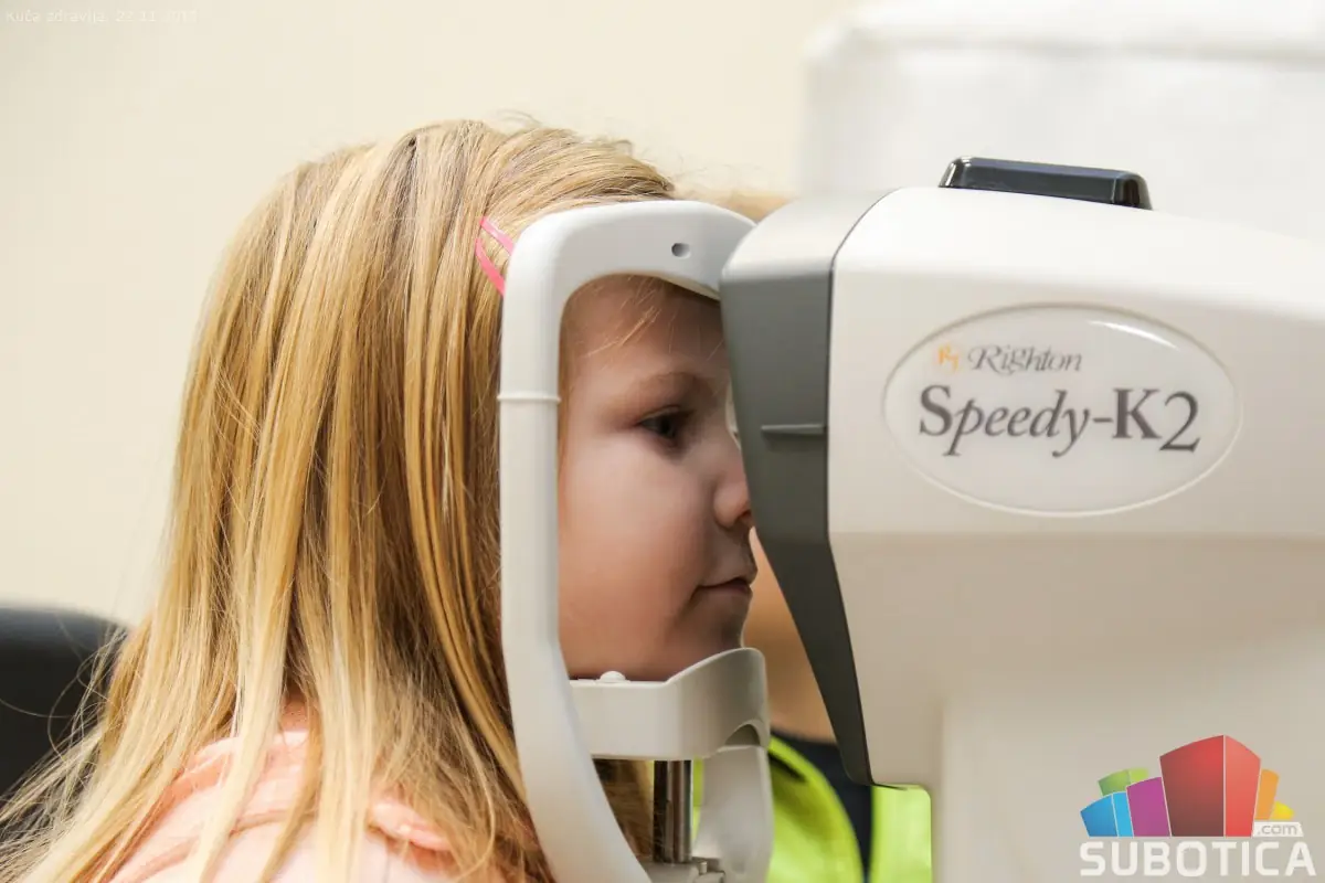 Free eye examinations on the occasion of Universal Children's Day