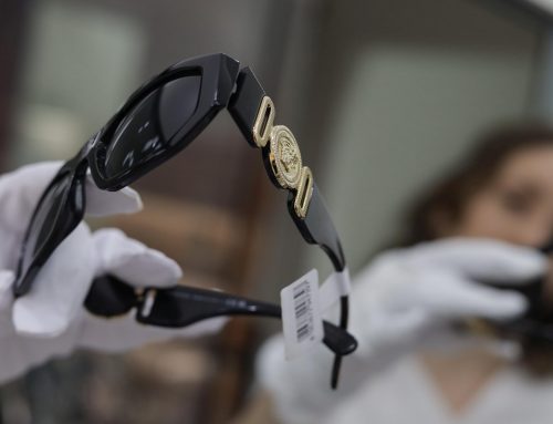 Budite ikona stila – Poklon vaučer 7.000 rsd za Versace sunčane naočare