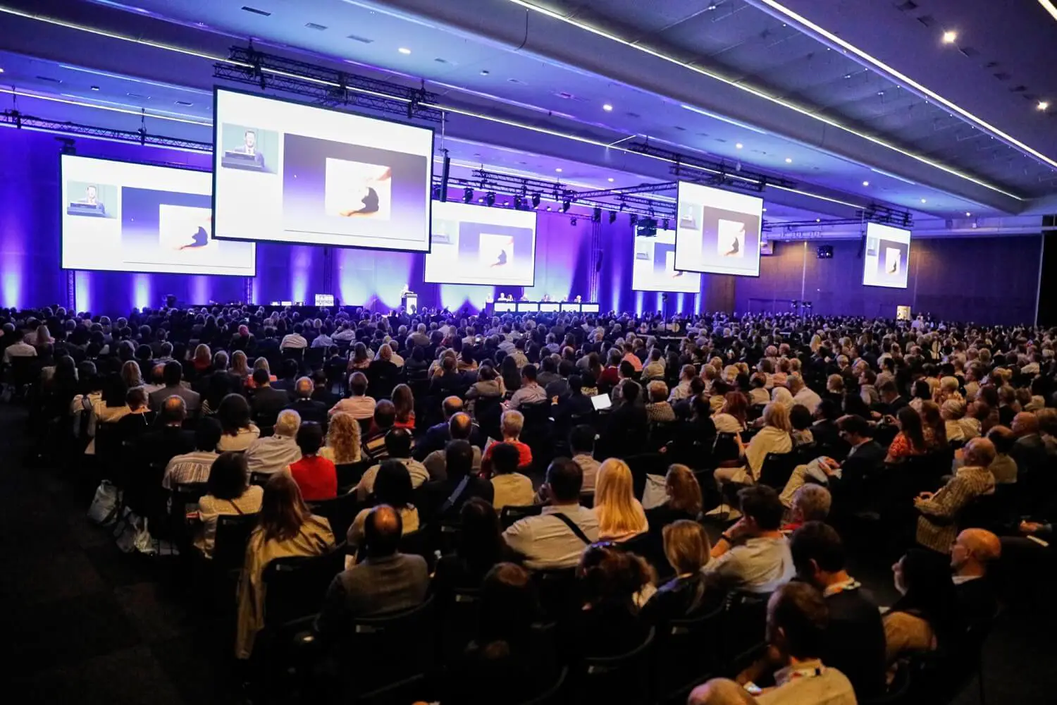 Perfect Vision at the largest European ophthalmology congress in Paris