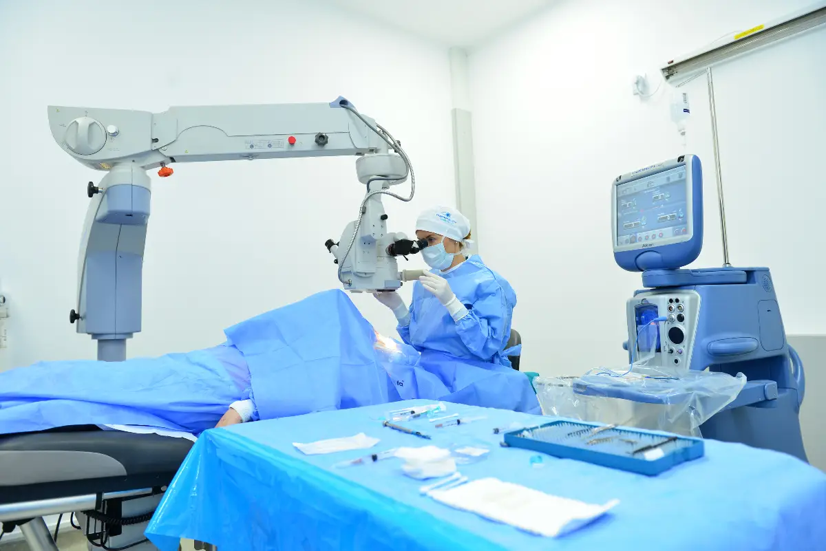 Multifokális lencse beültetési művelet